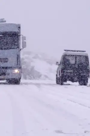 Estradas da Serra do Montemuro reabrem após nevão intenso